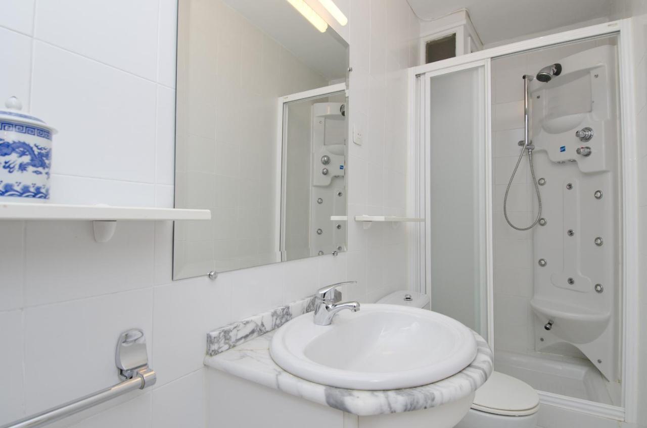 Apartamento Paseo Del Prado II En Madrid Exterior photo
